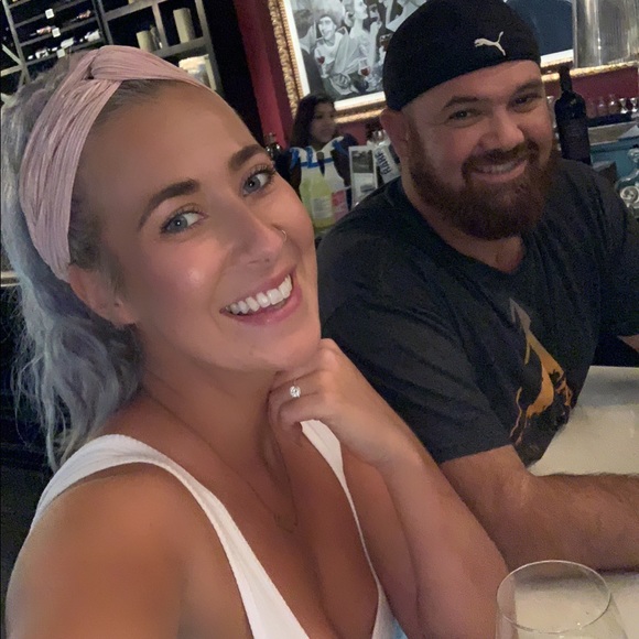 Meet your Posher, Katie 💋 - Picture 8 of 8